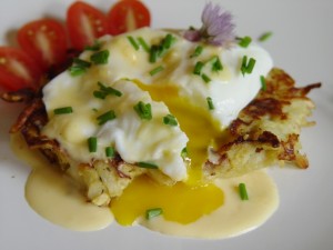 picture of poached egg and potato pancake